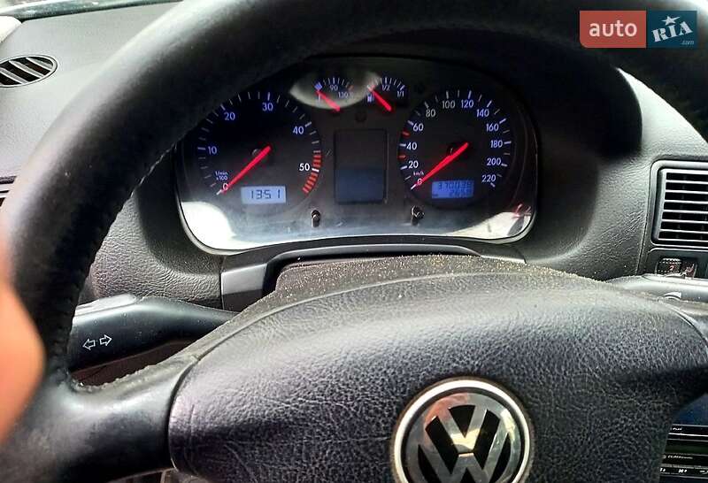 Хэтчбек Volkswagen Golf 1999 в Смеле