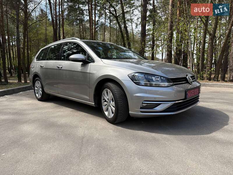 Універсал Volkswagen Golf 2019 в Києві