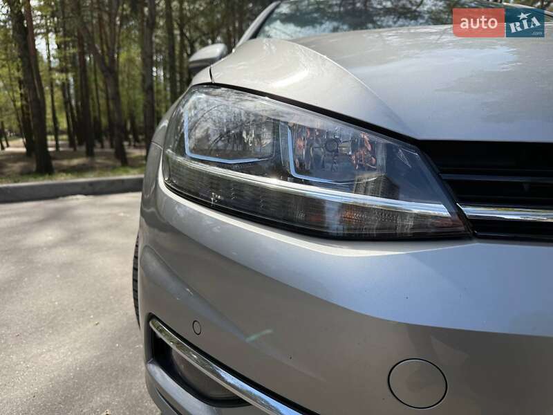 Універсал Volkswagen Golf 2019 в Києві