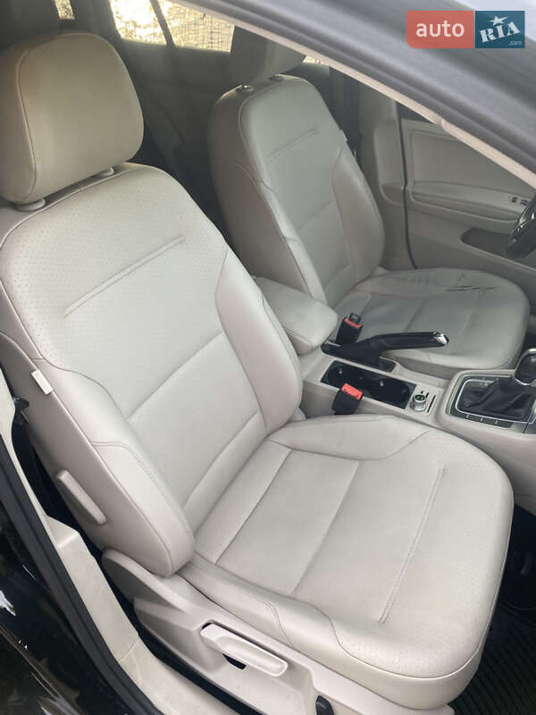 Универсал Volkswagen Golf 2015 в Киеве фото 10 Универсал Volkswagen Golf 2015 в Киеве