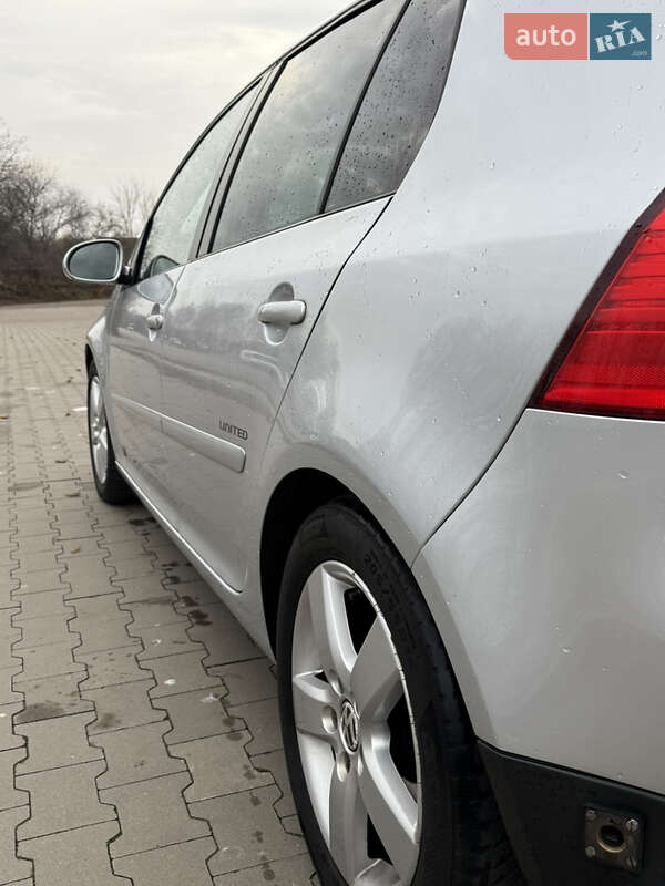 Хэтчбек Volkswagen Golf 2008 в Белой Церкви