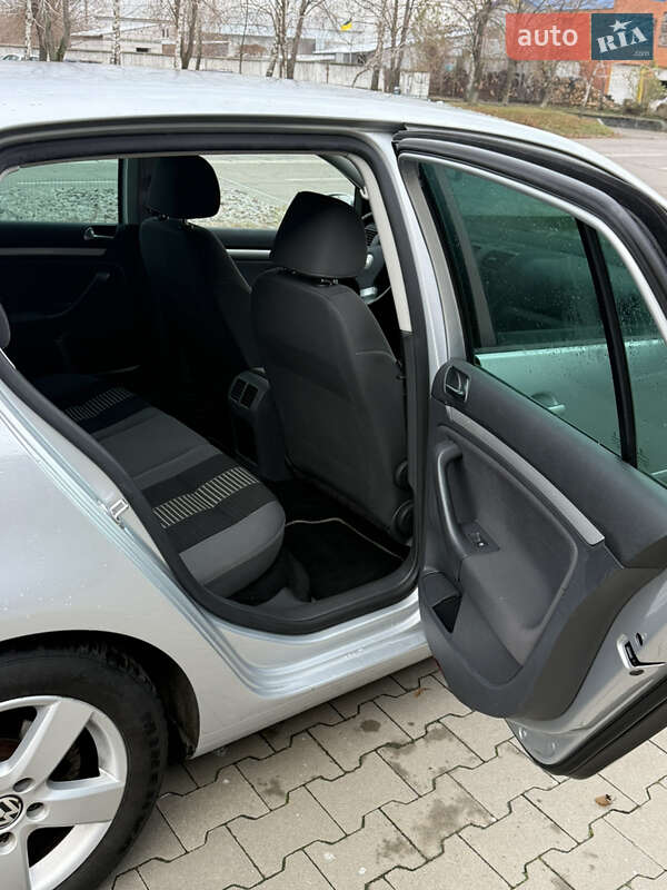 Хэтчбек Volkswagen Golf 2008 в Белой Церкви