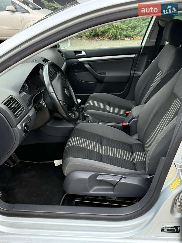 Хэтчбек Volkswagen Golf 2008 в Белой Церкви