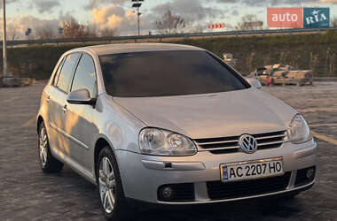 Хетчбек Volkswagen Golf 2006 в Звягелі