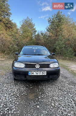 Универсал Volkswagen Golf 2000 в Вараше