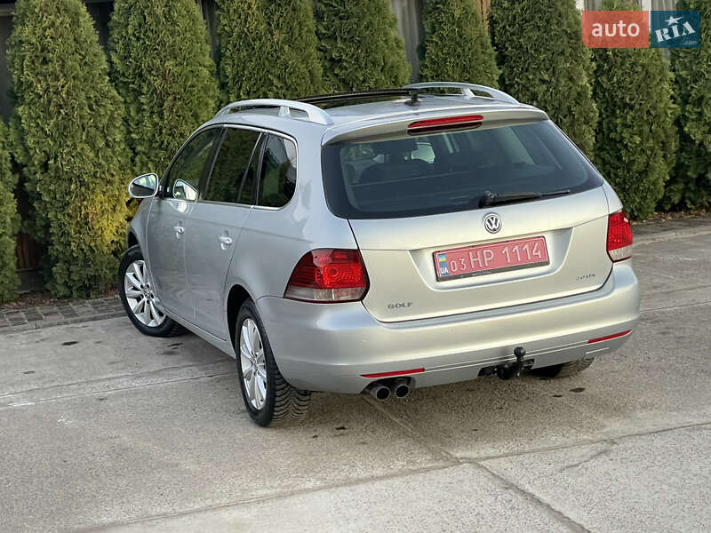 Універсал Volkswagen Golf 2011 в Сарнах