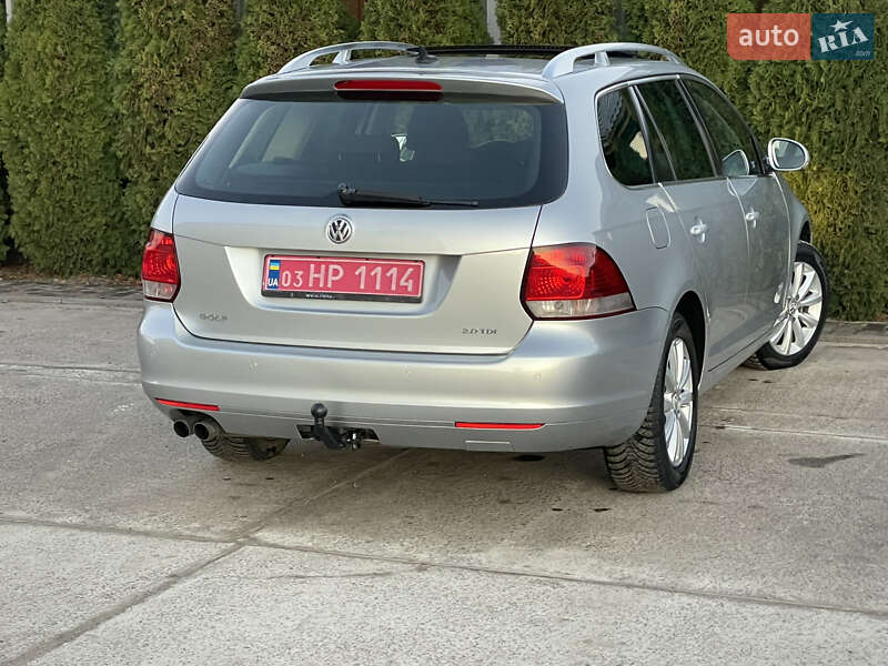 Універсал Volkswagen Golf 2011 в Сарнах