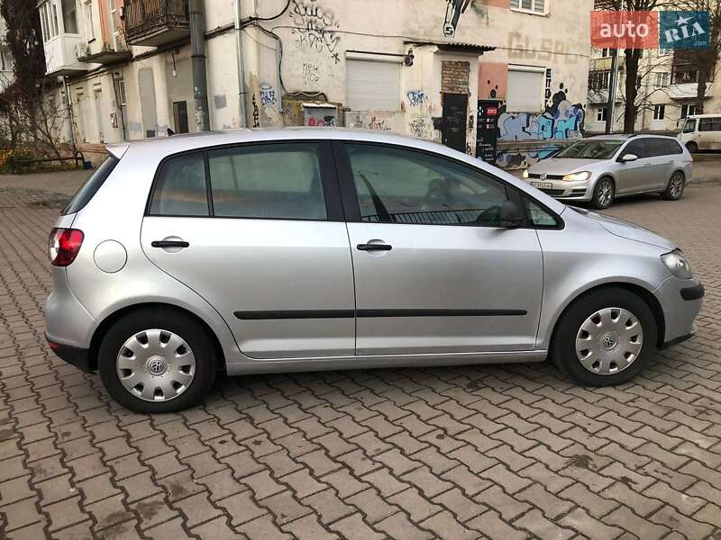 Хэтчбек Volkswagen Golf 2006 в Луцке фото 4 Хэтчбек Volkswagen Golf 2006 в Луцке