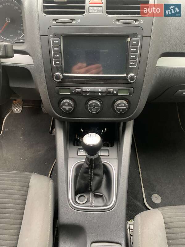 Хэтчбек Volkswagen Golf 2007 в Харькове