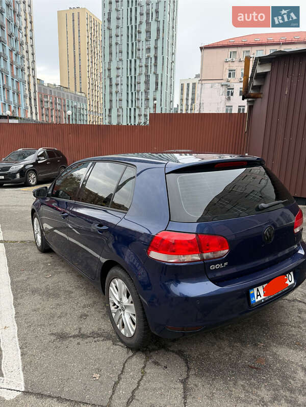 Хетчбек Volkswagen Golf 2010 в Києві
