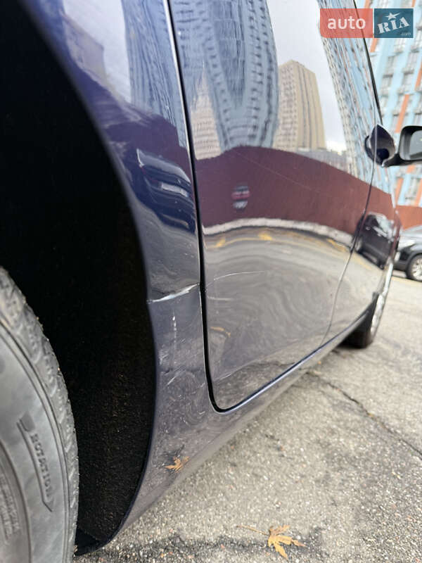 Хетчбек Volkswagen Golf 2010 в Києві