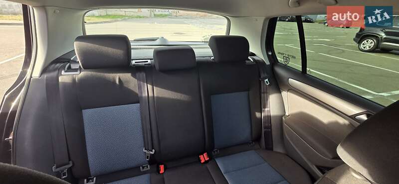 Хетчбек Volkswagen Golf 2010 в Києві