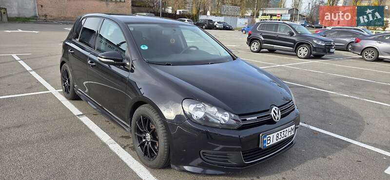 Хетчбек Volkswagen Golf 2010 в Києві