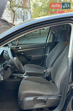 Хэтчбек Volkswagen Golf 2004 в Измаиле