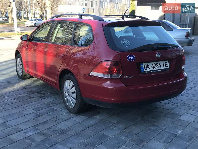 Універсал Volkswagen Golf 2009 в Рівному