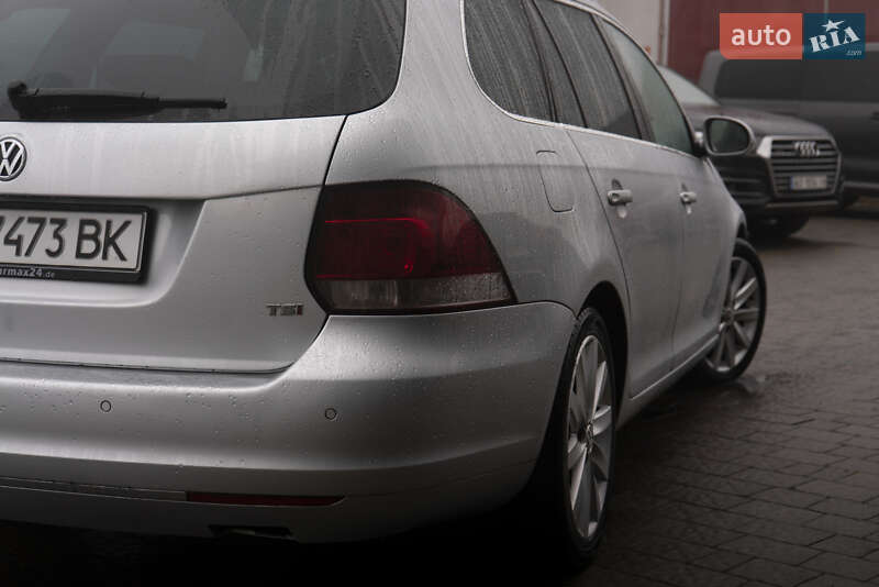 Универсал Volkswagen Golf 2010 в Ужгороде