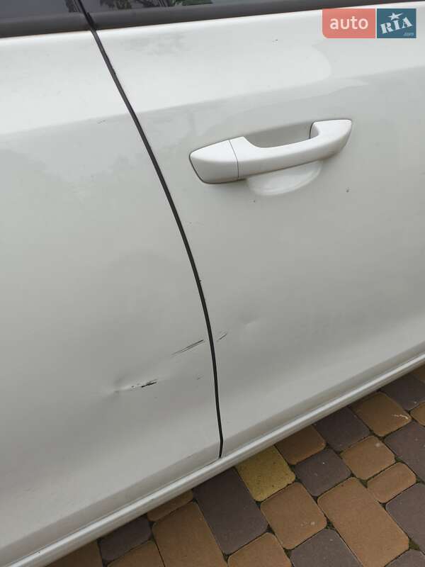 Хэтчбек Volkswagen Golf 2011 в Ирпене