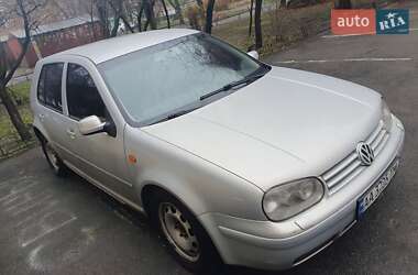 Хэтчбек Volkswagen Golf 2000 в Киеве
