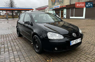 Хетчбек Volkswagen Golf 2003 в Долині