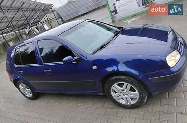 Хэтчбек Volkswagen Golf 2002 в Черновцах