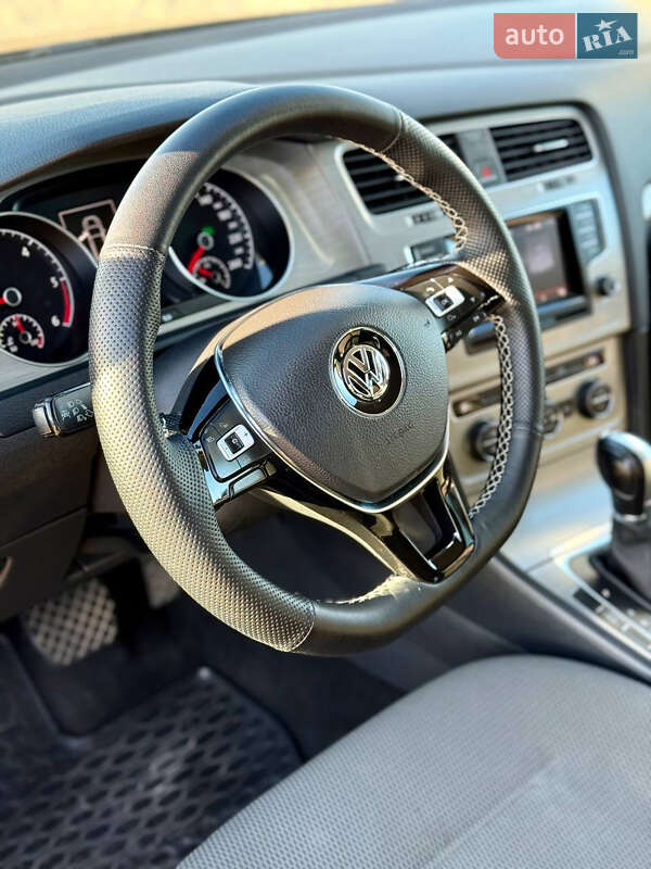 Універсал Volkswagen Golf 2014 в Новояворівську