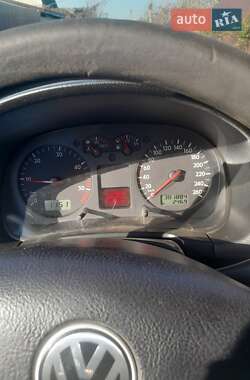 Хэтчбек Volkswagen Golf 2002 в Одессе