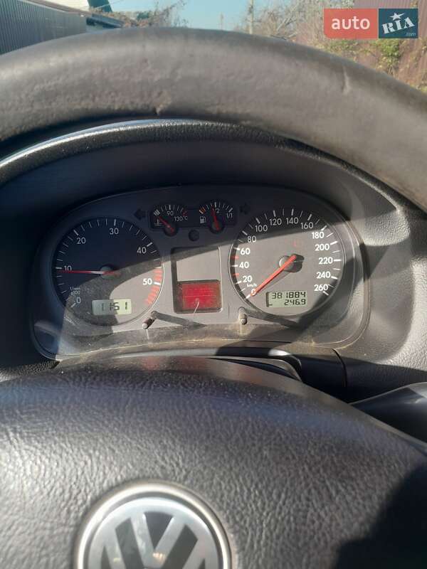 Volkswagen Golf 2002