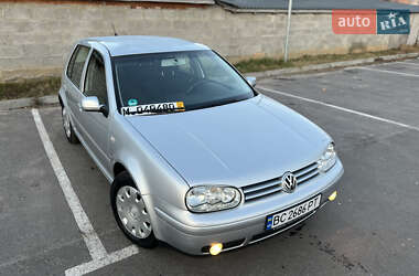 Хэтчбек Volkswagen Golf 2003 в Львове