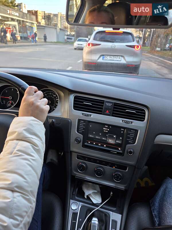 Універсал Volkswagen Golf 2015 в Львові