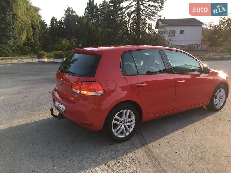 Хэтчбек Volkswagen Golf 2010 в Тысменице