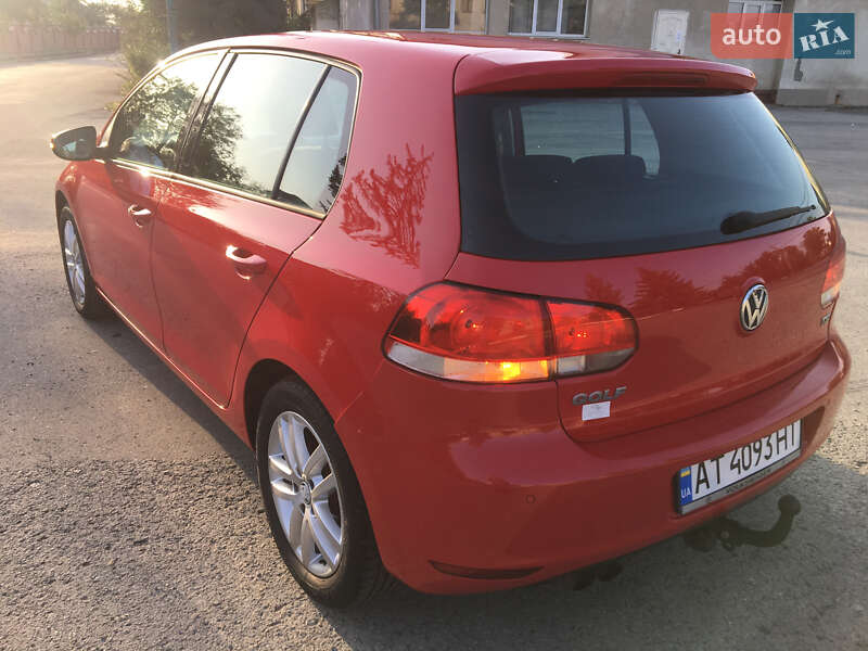 Хэтчбек Volkswagen Golf 2010 в Тысменице