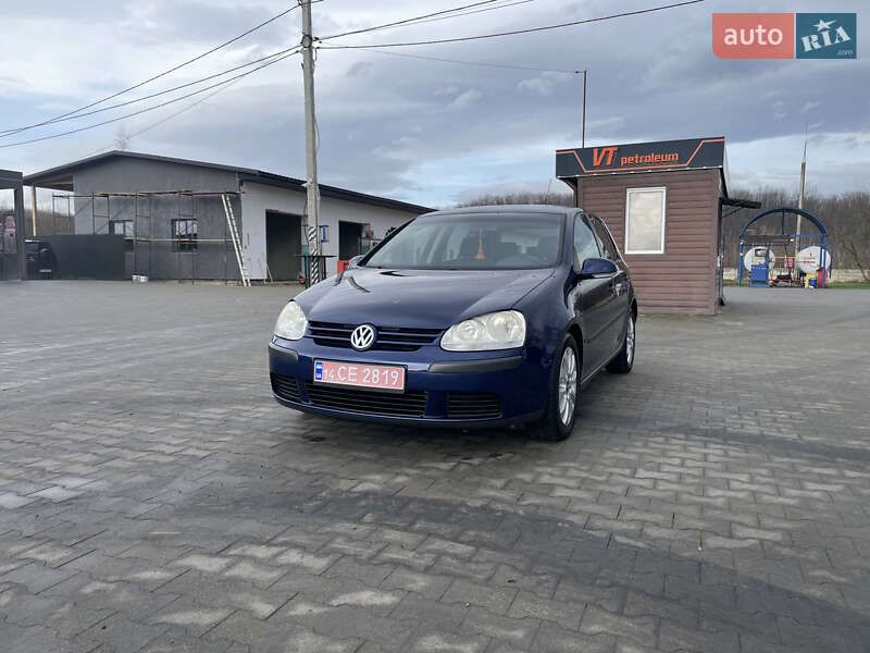 Хэтчбек Volkswagen Golf 2005 в Калуше