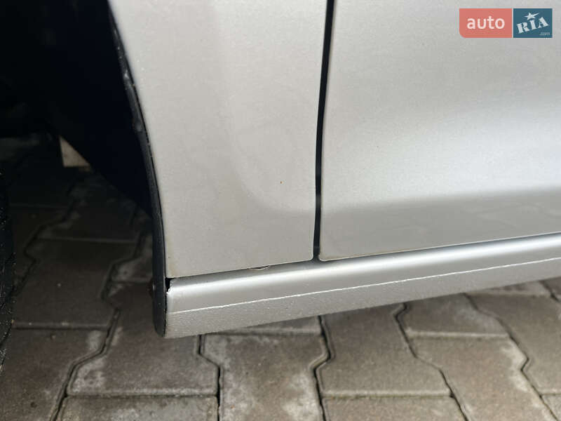 Универсал Volkswagen Golf 2011 в Черновцах