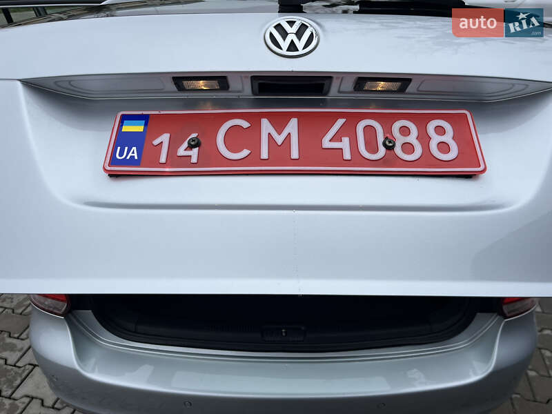 Универсал Volkswagen Golf 2011 в Черновцах