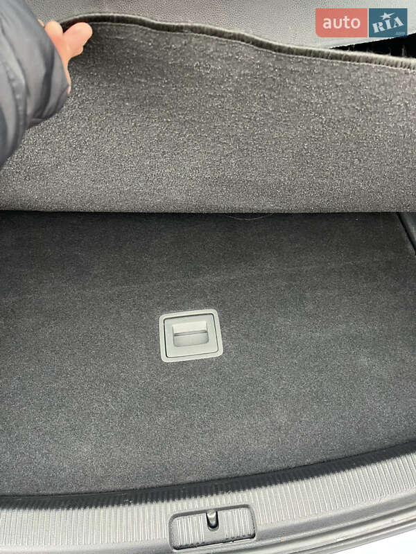 Универсал Volkswagen Golf 2011 в Черновцах