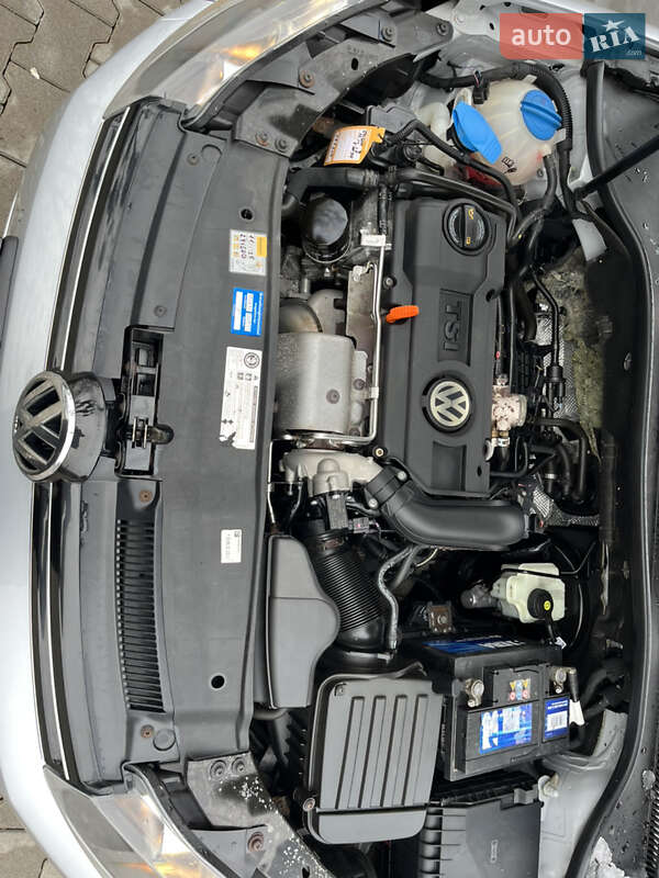 Универсал Volkswagen Golf 2011 в Черновцах