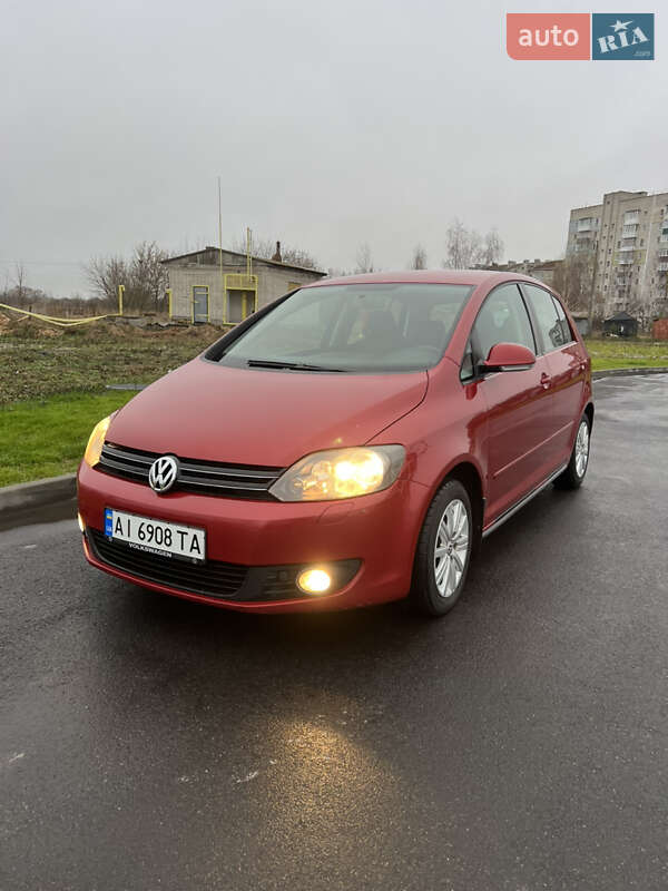 Хэтчбек Volkswagen Golf 2010 в Шостке