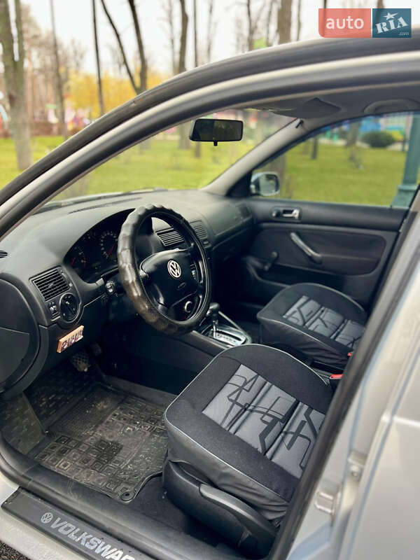 Хэтчбек Volkswagen Golf 1998 в Харькове