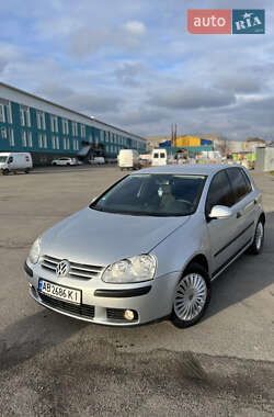 Хэтчбек Volkswagen Golf 2005 в Тульчине