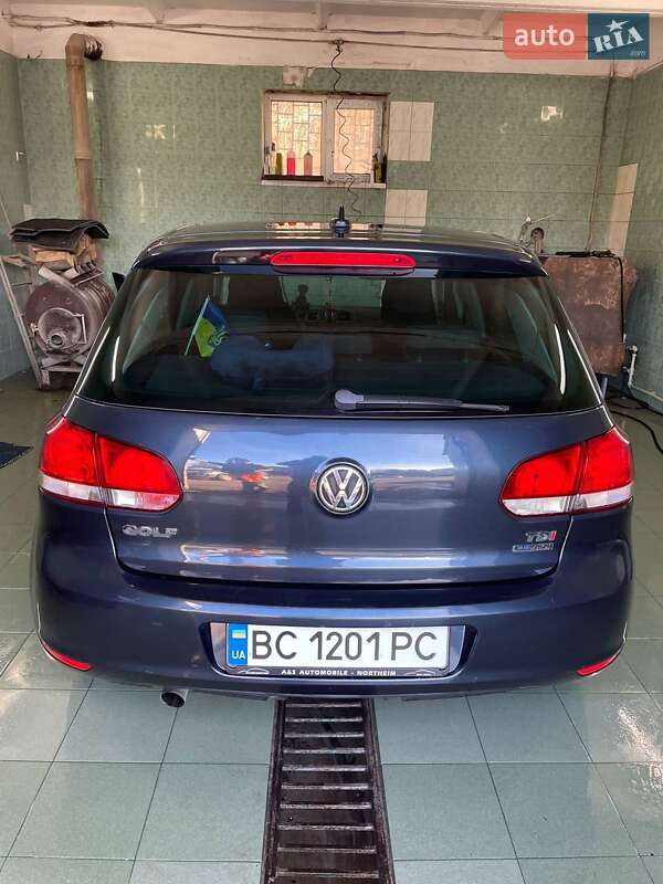 Хэтчбек Volkswagen Golf 2011 в Золочеве
