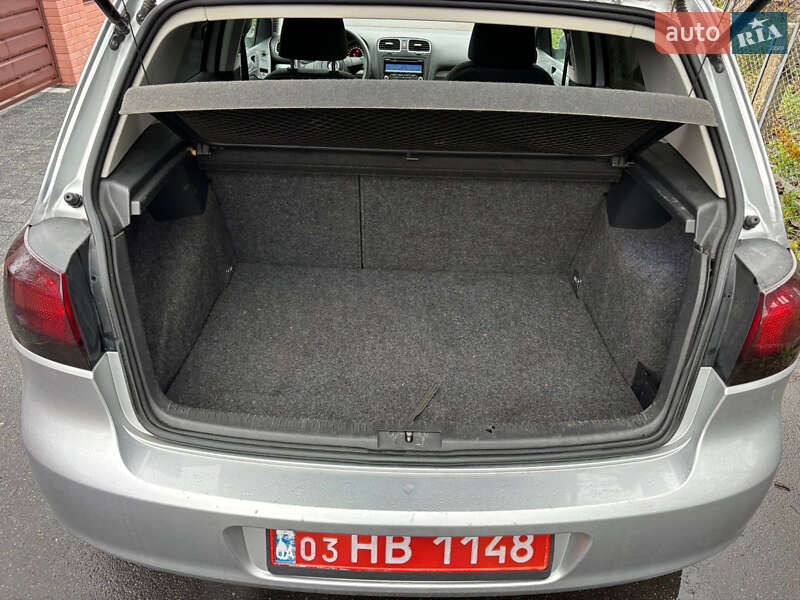 Хэтчбек Volkswagen Golf 2009 в Староконстантинове