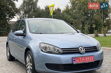 Хэтчбек Volkswagen Golf 2010 в Староконстантинове