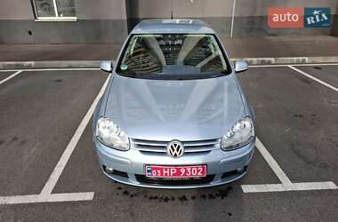 Хэтчбек Volkswagen Golf 2008 в Киеве