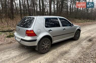 Хэтчбек Volkswagen Golf 2000 в Тростянце