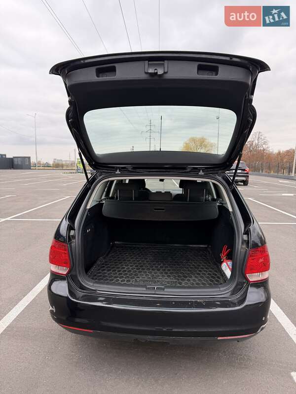 Универсал Volkswagen Golf 2008 в Чернигове