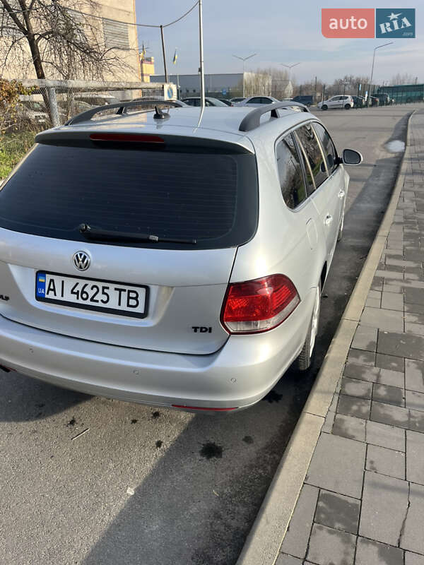 Универсал Volkswagen Golf 2012 в Киеве