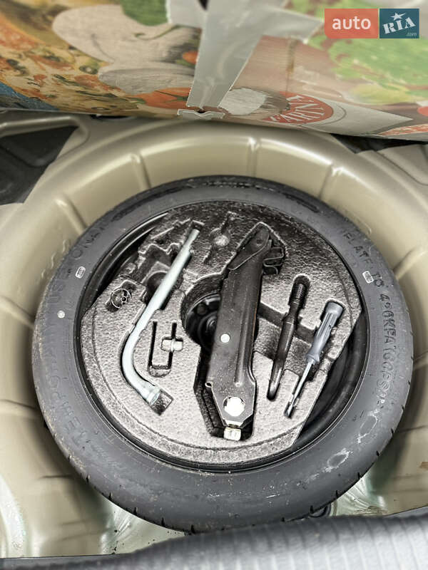 Хэтчбек Volkswagen Golf 2009 в Сумах