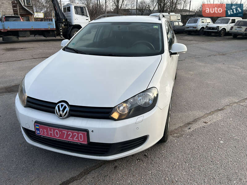 Універсал Volkswagen Golf 2010 в Чернігові