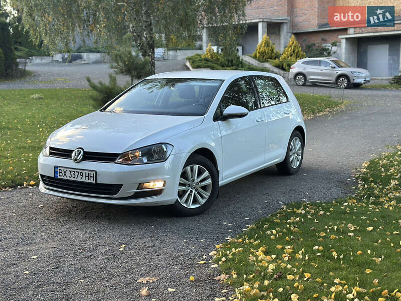 Хэтчбек Volkswagen Golf 2015 в Хмельницком