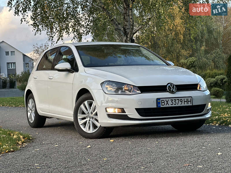 Хэтчбек Volkswagen Golf 2015 в Хмельницком